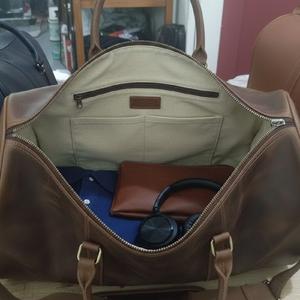 Sac de voyage de luxe en cuir véritable magnétique léger et durable pour homme et femme, idéal pour le sport et les activités de plein air - Product Image 3