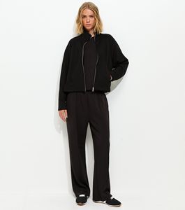 Conjunto de Sudadera y Pantalones de Dos Piezas con Logotipo Personalizado al por Mayor, Top Corto y Pantalones Deportivos Casuales para Mujer, Conjuntos Deportivos 2026 - Product Image 5