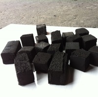 Briquettes de charbon de bois noir thaïlandais 100 % naturel, sans fumée et fabriquées à partir de coquilles de noix de coco