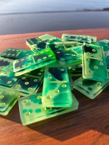 Jeu de dominos personnalisé de luxe Doble 9 6, sublimation, transparent, vert, coloré, double couche, en résine - Product Image 5