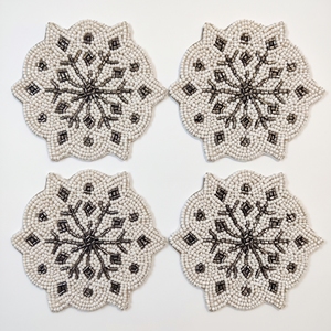 Juego de Posavasos Artesanales con Cuentas de Copo de Nieve, Blancos y Azules, para Invierno, Navidad, Decoración de Mesa, Posavasos Festivos para Fiestas, Venta al por Mayor - Product Image 3