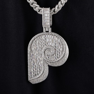 Élégant pendentif personnalisé en forme de P Moissanite collier en diamant plaqué or 14KT glacé cadeau pour lui - Product Image 1