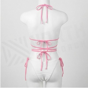 Ensemble de bikini blanc et rose à bretelles avec détail cœur, haut dos nu et bas à nouer sur les côtés, maillot de bain pour femme - Product Image 2