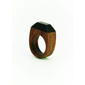 Bague en bois naturel et résine pour usage quotidien, artisanat en résine fait à la main - Product Image 2