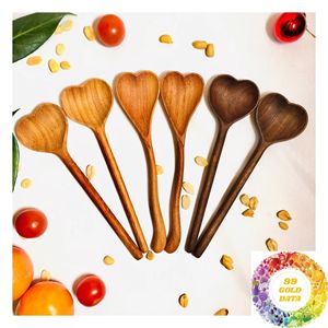 Cuillère en bois en forme de cœur, cadeau de mariage pour la mariée, le marié, les invités, les demoiselles d'honneur et décorations romantiques pour la table de réception - Product Image 1