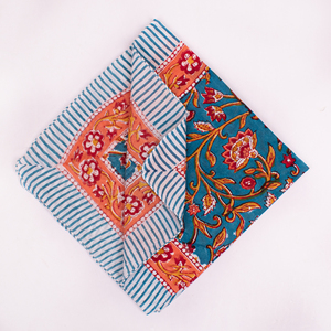 Foulard carré en coton imprimé au bloc, bandana multifonctionnel, accessoire décontracté d'été, motif bleu et rouge, mouchoir unisexe - Product Image 4