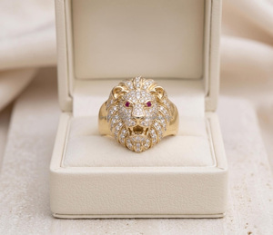 Anillo de cóctel unisex de plata de ley 925 con cabeza de león chapada en rodio, engaste de garras, diseño de animal de lujo, joyas Vana, estilo hip hop - Product Image 1