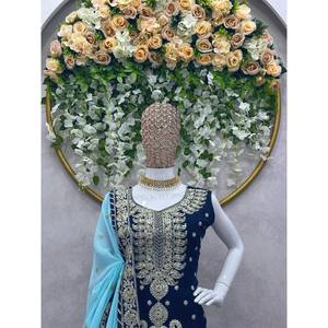 Conjunto de Traje de Fiesta de Tela Chifón Talla XL con Detalles de Codificación y Lentejuelas - Product Image 3