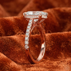 แหวนรูปไข่สีโรสโกลด์ "Blushing Beauty" – แหวนประดับเพชรทรงรูปไข่สีโรสโกลด์แบบโรแมนติก – เพชรทรงรูปไข่สีโรสโกลด์สุดหรูหรา - Product Image 2