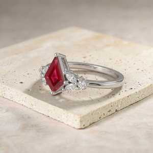 Bague en argent sterling 925 avec rubis taille cerf-volant, rubis naturel, bague de fiançailles minimaliste, pierre de naissance de juillet, cadeau de promesse - Product Image 3