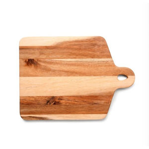 Planche à découper rectangulaire en bois naturel durable, écologique, avec trou de suspension, fabriquée à la main pour légumes - Product Image 5