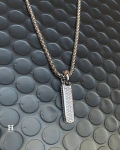 Collar de Oro de 14K con Colgante de Barra de Diamantes de Lujo, Fabricante de Joyería - Product Image 4