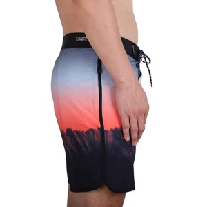 Shorts de Baño Personalizados para Hombre |   Diseño de Sublimación con Degradado |   Pantalones Cortos de Secado Rápido con Elasticidad en 4 Direcciones - Product Image 3