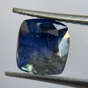 Zafiro azul natural facetado de 6 mm, corte cojín. Zafiro de Sri Lanka. - Product Image 1