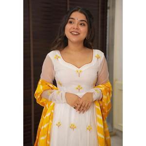 Traje de fiesta de talla XS Anarkali con trabajo bordado incluye parte inferior y Dupatta - Product Image 3