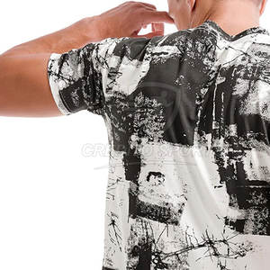 Camiseta Sublimada Personalizada para Hombre con Logotipo, al Mejor Precio, Color Personalizado, Hecha en Pakistán - Product Image 5