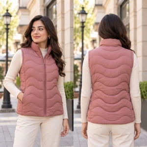 Chaleco Acolchado para Mujer, Hecho con Tela Exterior Resistente al Agua, Forro Interior Suave, Paneles Acolchados, Cierre Seguro y Corte Holgado - Product Image 6