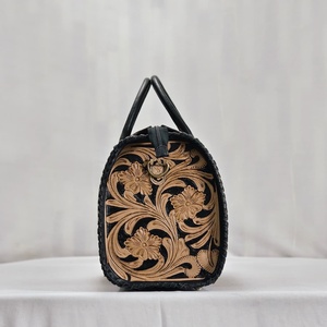 Leather Walla Vintage Genuine Leather Shoulder Handbag Floral Embroidery Checkered Pattern ZIP Closure Portable Design for Daily - Product Image 2