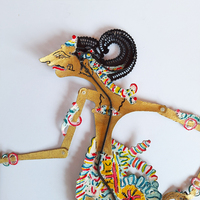 Marionnette de l'ombre Wayang Kulit Nakula en cuir indonésien artisanal, décoration de table traditionnelle javanaise, objet d'art ethnique