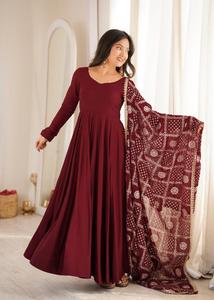 Traje Anarkali Festivo y Elegante de Seda Romana Premium para Mujer con Pantalón y Dupatta, Atuendo Étnico - Product Image 5