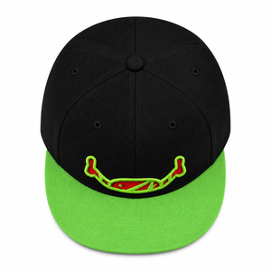 Casquette snapback noire à 6 panneaux avec visière verte et logo brodé rouge, style streetwear unisexe, chapeau décontracté - Product Image 2