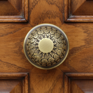 Pomo de Puerta de Latón Macizo de Lujo, Acabado Antiguo, Estilo Clásico Vintage |   Manija de Alta Resistencia para Puerta Principal, Herraje para Entrada del Hogar - Product Image 2