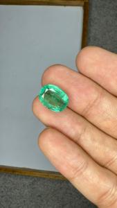 Vente en gros de pierres précieuses Jai Narayan : Émeraude naturelle zambienne de 5,73 carats, taille coussin, pierre précieuse verte lâche pour bagues, pendentifs, colliers et bijoux - Product Image 3