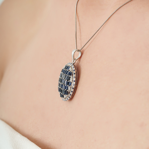 Pendentif de luxe tendance en argent sterling 925 avec saphir bleu naturel taille baguette et diamant rond - Product Image 4