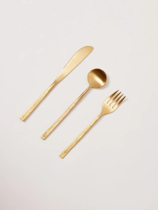 Collection de couverts élégants en métal : Ensemble cuillère-fourchette pour service, conçu pour l'accueil haut de gamme - Product Image 4