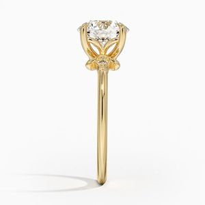 Anillo de Compromiso Solitario de Oro Amarillo con Corte Redondo para Mujer - Product Image 2