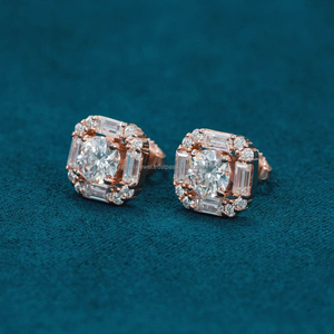 Pendientes de Hombre Matrix Jewel ER 35 con Moissanita Redonda de Calidad VVS, Hechos de Plata de Ley 925 Chapada en Oro, en Tendencia - Product Image 2