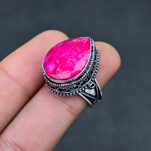 Anillo de Rubí Rojo Facetado, Hermoso y Popular, Hecho a Mano, Chapado en Plata de Ley 925, con Corte de Pera, de Lujo, Calidad Premium, Estilo Vintage - Product Image 1