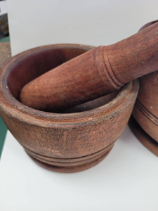 Mortero y Pilón de Madera Natural Duradero, Hecho a Mano, Ecológico, de Grado Alimenticio, para Moler Especias y Hierbas - Product Image 5