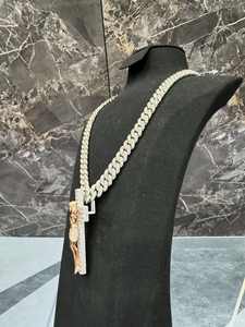 Collier personnalisé de luxe en or plaqué or 3D avec pendentif croix chrétienne Hip Hop Jésus en moissanite S925 VVS1 - Product Image 2