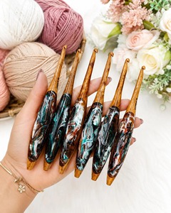 Elegant Attractive Resin And Wood <b>Crochet</b> <b>Hook</b> Handmade Luxury <b>Crochet</b> <b>Hooks</b> for <b>Crochet</b> Kit Needlework Sewing Tools Tailor - Product Image 1