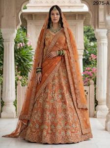 Conjunto de Lehenga Choli Dupatta Tradicional Naranja para Novia, con Bordado Intenso, de Lujo, para Bodas, Diseño Indio-Pakistaní - Product Image 3