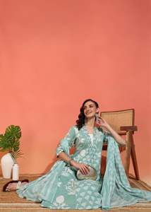 Ensemble Anarkali Kurta Dupatta en coton à imprimé floral, col en V, manches trois quarts, pour femmes, été, ethnique, décontracté, séchage rapide, protection solaire - Product Image 4