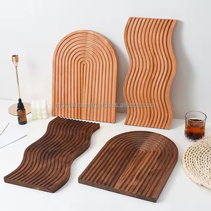 Plateau et planche de service portables et réutilisables en bois de Doussie poli sculpté de qualité supérieure pour la cuisine, la salle à manger, les boissons et la vaisselle - Product Image 4