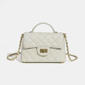 Customized Luxury Women's Genuine <b>Leather</b> Tote <b>Bag</b> Flap Diamond Lattice Print Reversible Design <b>Soft</b> Texture Durable Wedding - Product Image 3