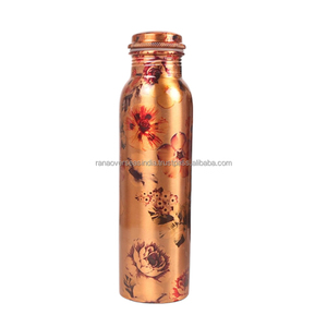 Botella de agua de cobre a prueba de fugas de recipiente de cobre Ayurvédico con estampado Floral de alta calidad en diseño ancho para uso diario - Product Image 1
