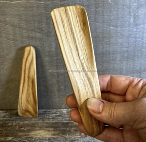 แตรใส่รองเท้าทำจากไม้ตัวช่วยในการเดินทางรองเท้าเขาสำหรับผู้ชายผู้หญิงผู้สูงอายุแบบพกพาจากอินเดีย - Product Image 1