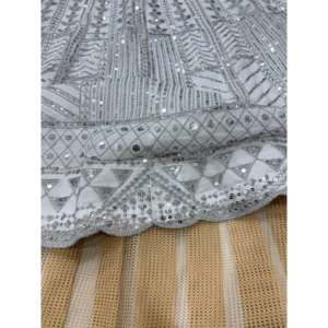 Lehenga Choli de Diseño en Línea A con Hermoso Bordado de Hilo y Trabajo Dori - Product Image 2