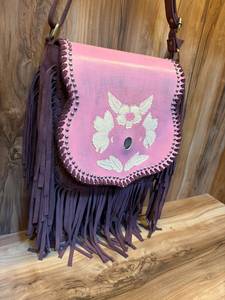Bolso bandolera de cuero genuino hecho a mano con flecos |   Bolso de Hombro Estilo Western con Diseño Floral Rosa, Hecho a Mano, para Mujer - Product Image 3