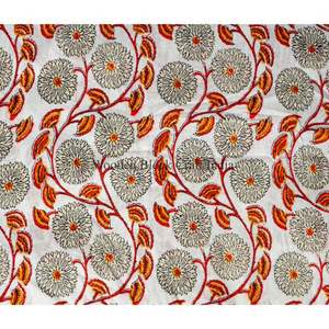 Magnifique tissu en coton imprimé floral, fabriqué à la main par un fabricant indien, beige clair, léger, de haute qualité, pour rideaux et housses de chemises. - Product Image 5