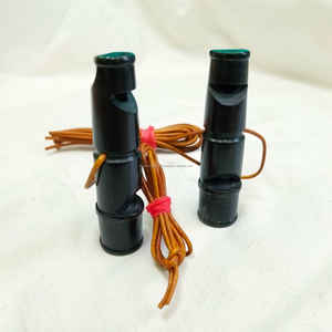 Silbato para perros hecho a mano con cuerno de búfalo negro premium y cuero redondo, herramienta de entrenamiento y motivación a precio mayorista - Product Image 6