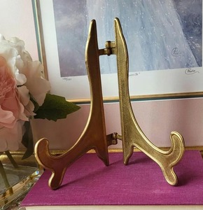 Polished Iron <b>Plate</b> Stand For Modern Interior Settings Enhancing Decorative Display With Durable Construction - Product Image 1