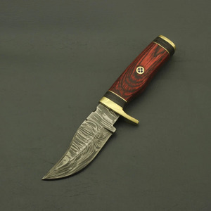 Cuchillo EDC de Hoja Fija de Acero de Damasco Hecho a Mano con Mango de Madera Pakka Roja y Empuñadura de Latón, Ideal para Caza y Bushcraft, Venta Directa de Fábrica - Product Image 5
