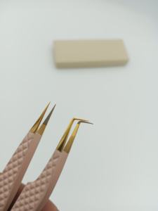 Pinzas Profesionales para Depilación y Aseo de Cejas, Marca Personalizada, Modelo 144 - Product Image 2