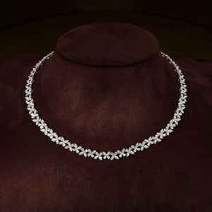 Elegante Collar de Mariposa con Diamantes Cultivados en Laboratorio, con Diamantes Certificados VVS2 de Corte Marquesa y Pera en Oro de 14K y 18K, Regalo de Joyería - Product Image 1