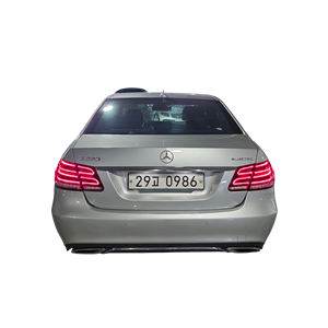 Mercedes-Benz Clase E Diésel Sedán con Volante a la Izquierda, Asientos de Cuero, Interior Oscuro - Exportador Coreano Inspeccionado (300500 Autos/Mes) - Product Image 4